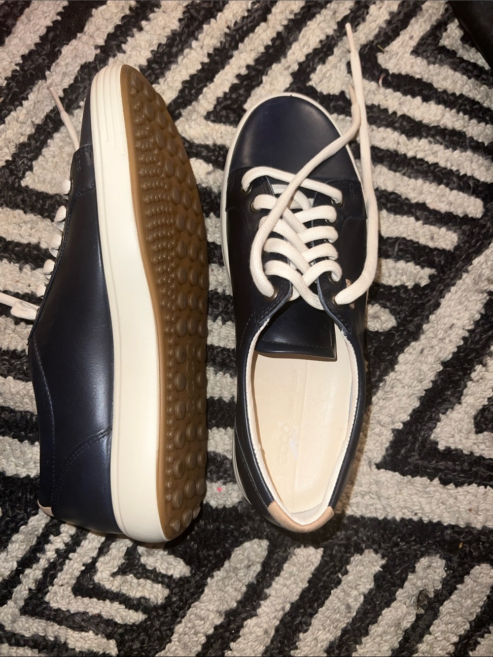 Ecco Women’s Soft 7 Navy Leather Low-Top Sneakers with Cream Laces - Picture 4 of 4